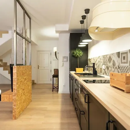 Duplex En El Centro De La Ciudad דירה *